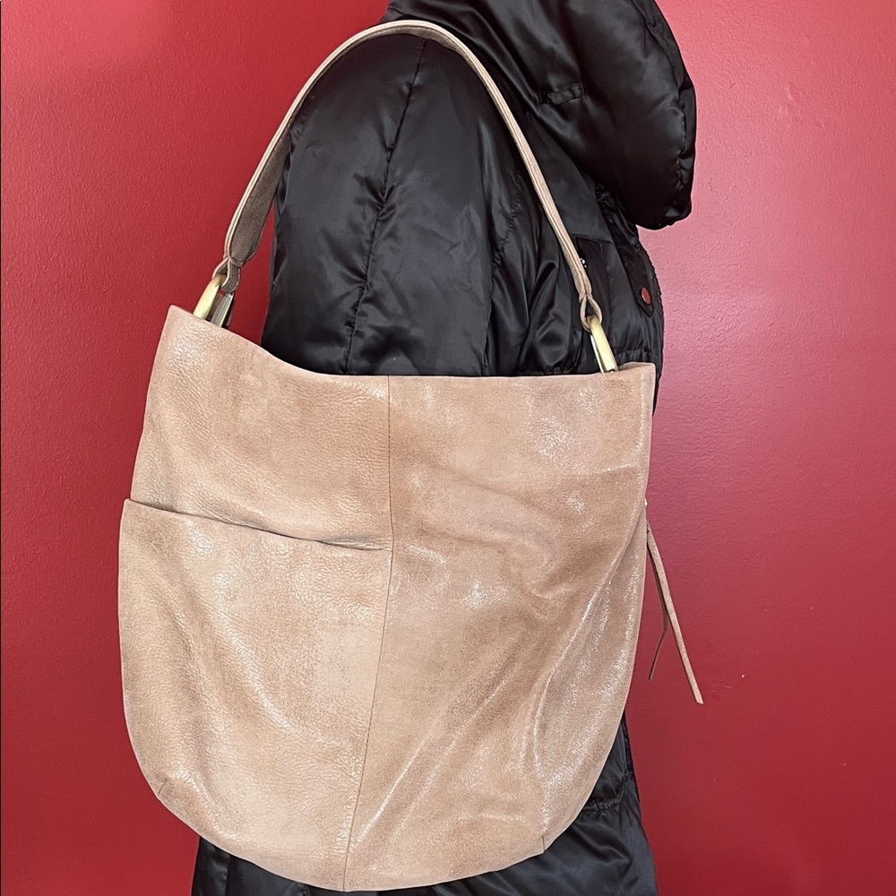 Like new Tan Suede Hobo Shoulder Bag - Picture 3 of 16